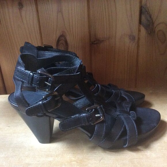 Stuart Weitzman Black Leather Triple Buckle Strappy Open Toe Rocker Heels Size 7 - Picture 1 of 8